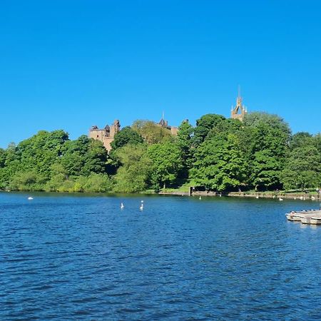 Stylish Home In Linlithgow With Free Parking Bagian luar foto