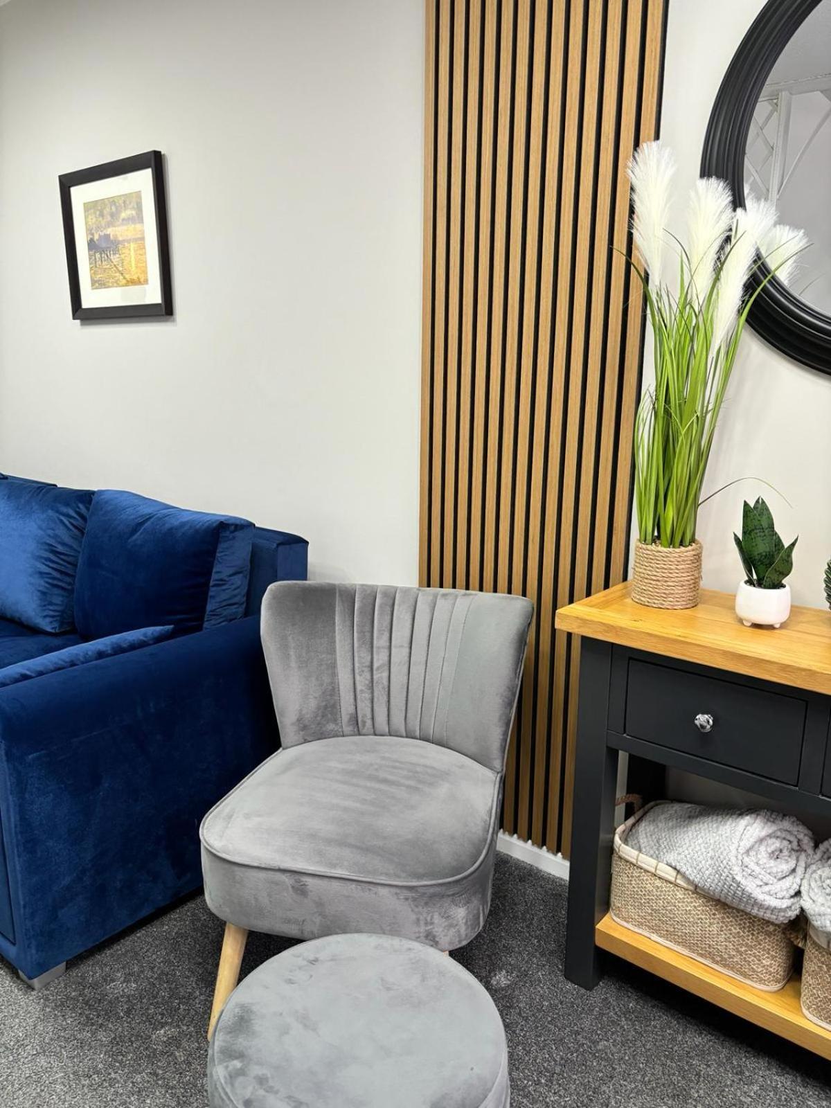 Stylish Home In Linlithgow With Free Parking Bagian luar foto