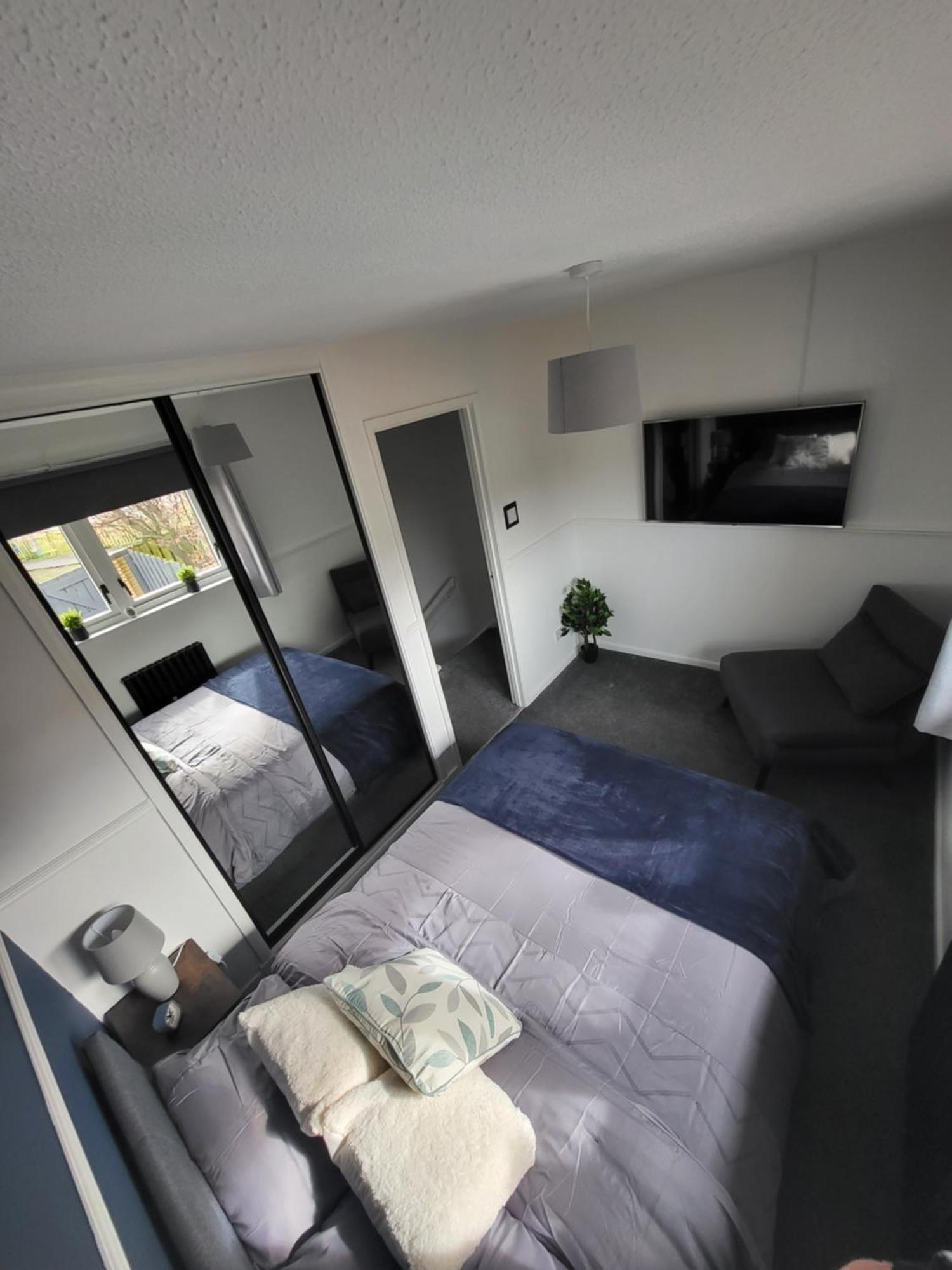Stylish Home In Linlithgow With Free Parking Bagian luar foto