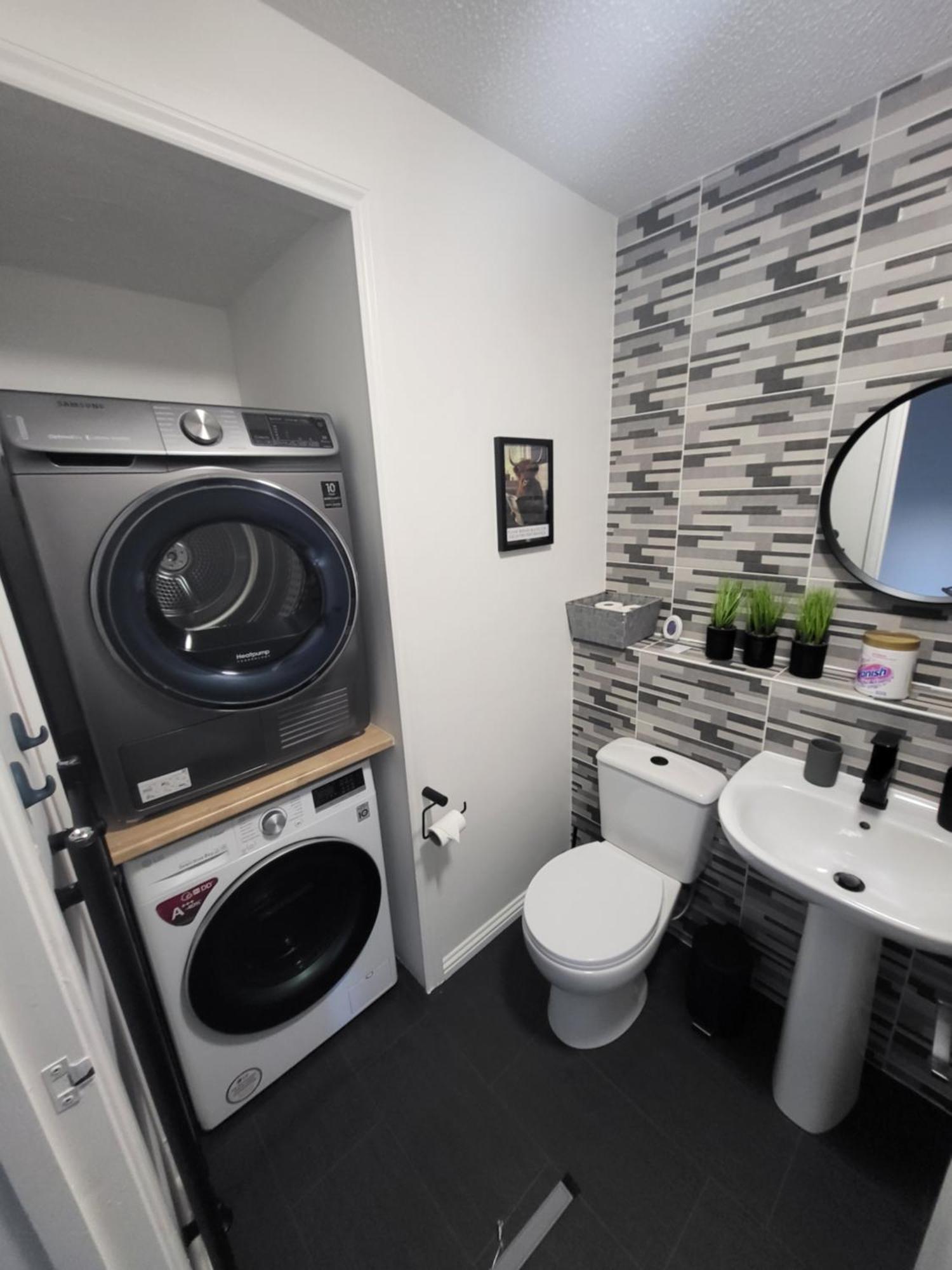 Stylish Home In Linlithgow With Free Parking Bagian luar foto