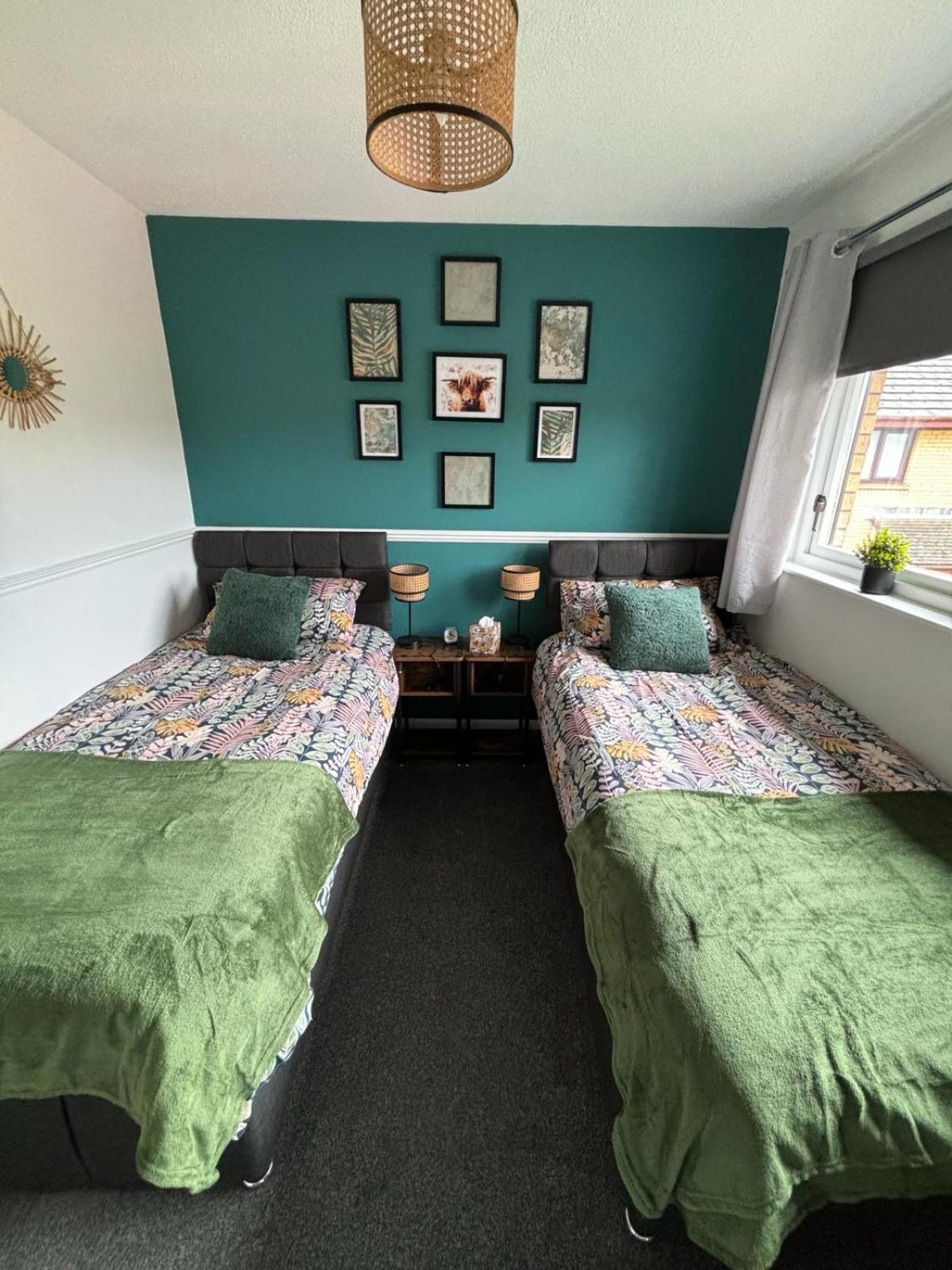 Stylish Home In Linlithgow With Free Parking Bagian luar foto